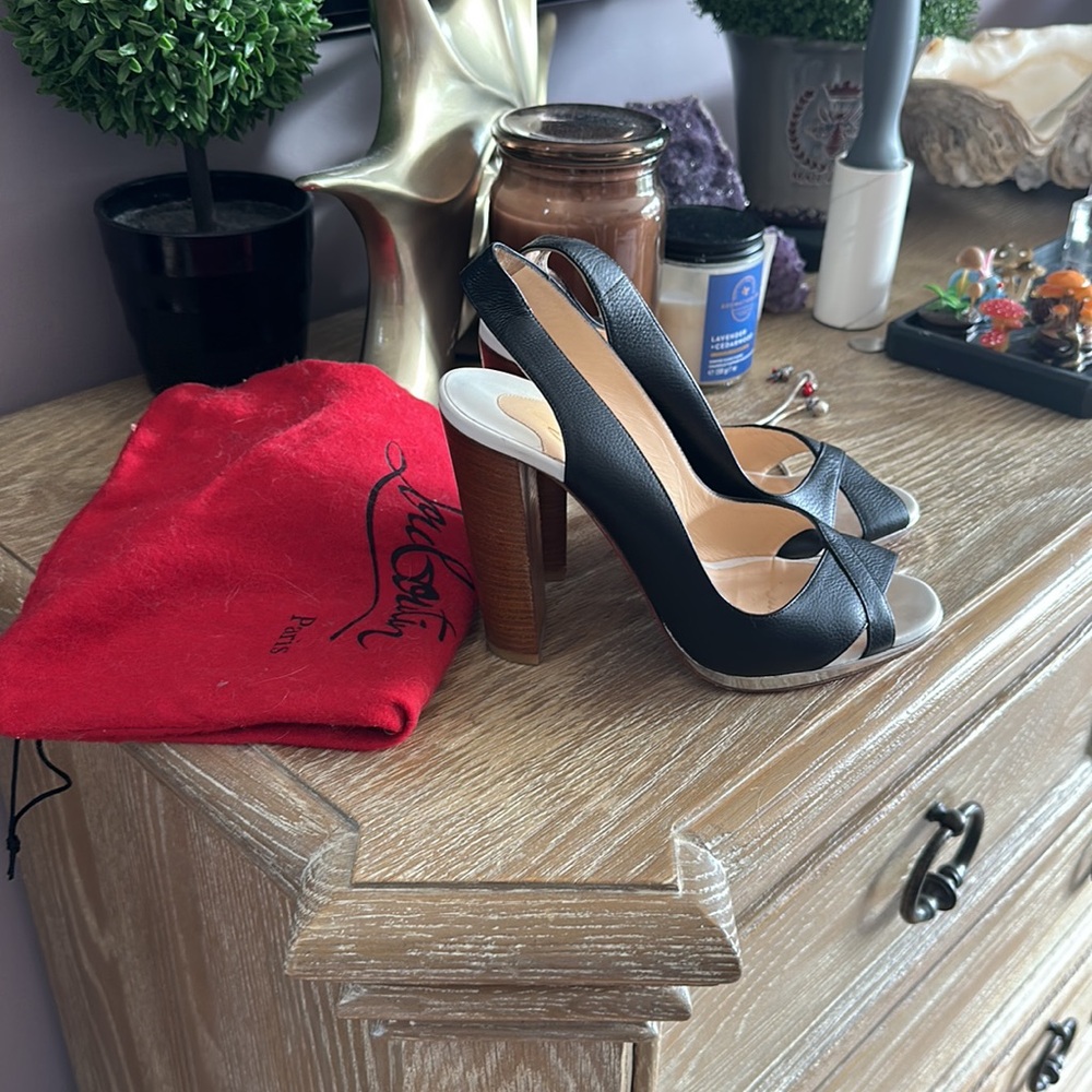 Christian louboutin size 38 european - Picture 2 of 6